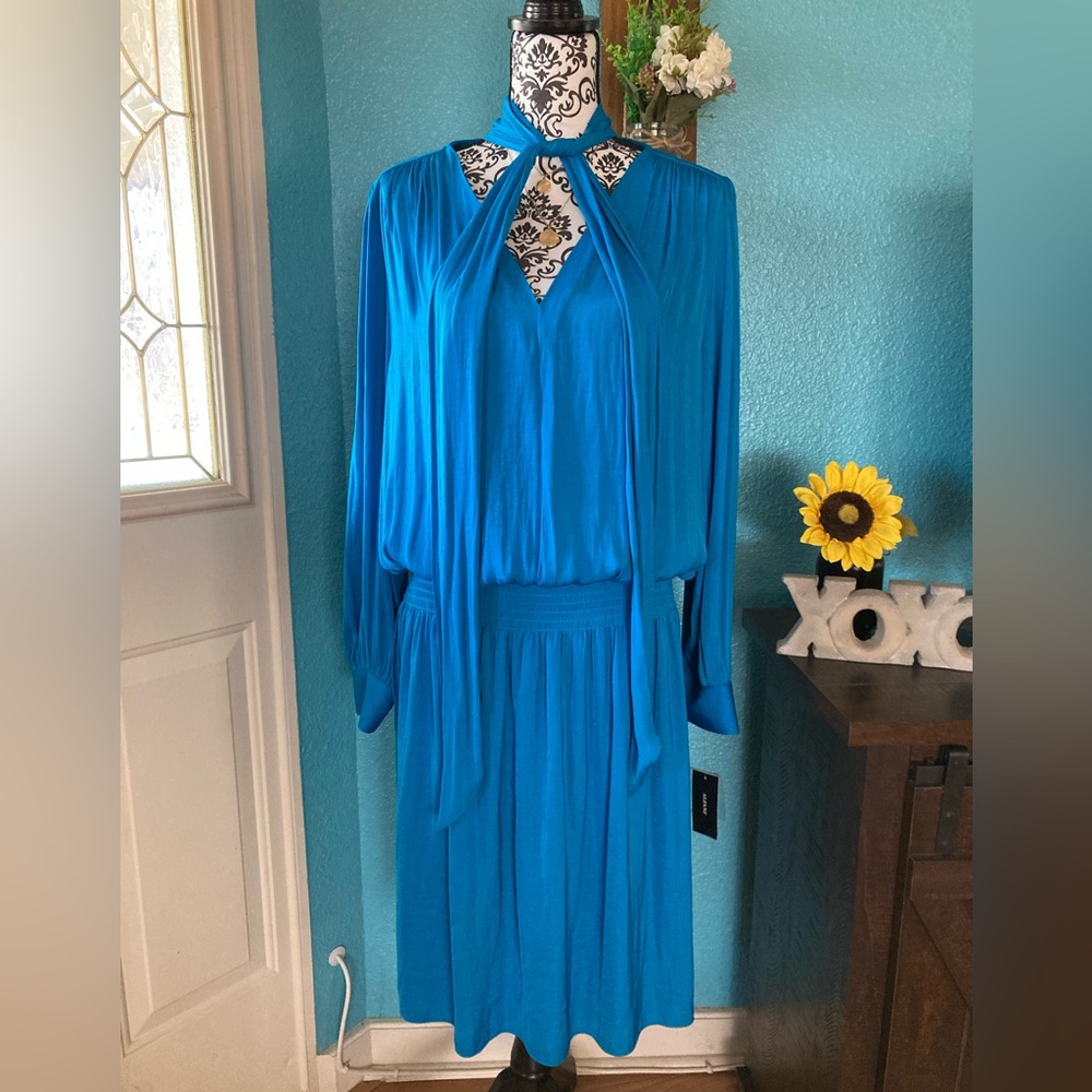 ALFANI | NWT Modern Wave Long Sleeve V-Neck Dress - Picture 2 of 11